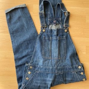 Relaxed denim overalls with washwell